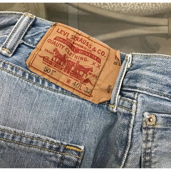 LEVI STRAUSS - MEN LIGHT WASH DENIM STRAIGHT LEG JEANS SIZE 40X32 - Picture 3 of 6